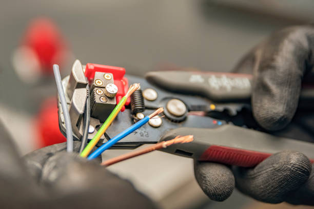 Best Electrical Troubleshooting Services  in Algonquin, IL